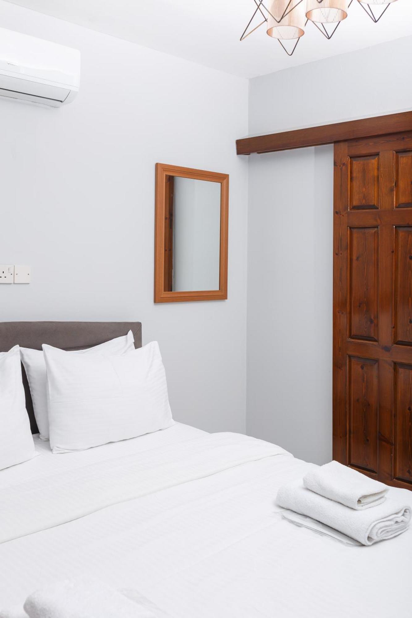 Homelike Guest House Κερύνεια Δωμάτιο φωτογραφία